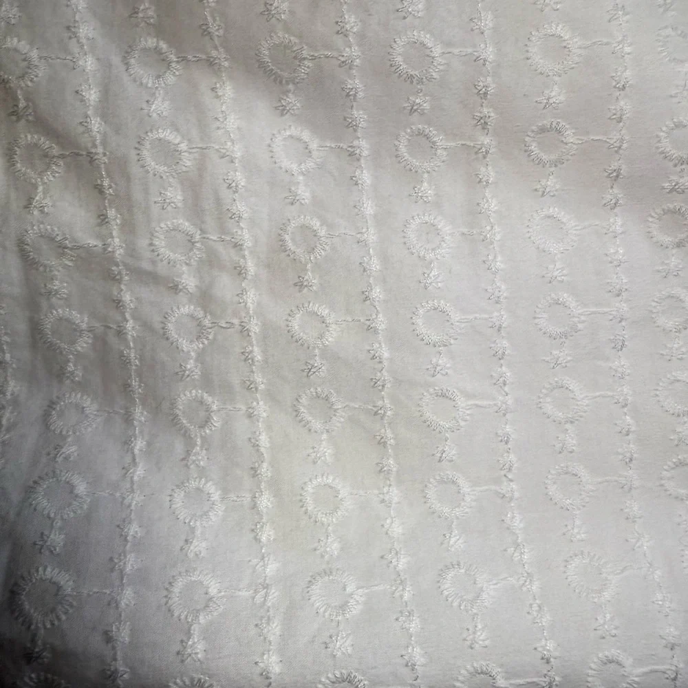 Banana Republic Factory Mid Rise Shorts White Eyelet Coastal Cowgirl EUC - Picture 4 of 10